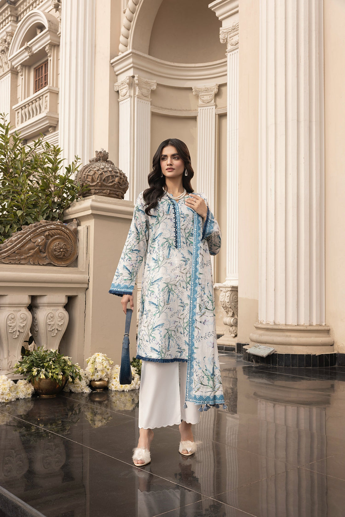 Lakhany Komal LG-MM-0261 03 Piece Unstitched Printed With Printed Textured Lawn Dupatta