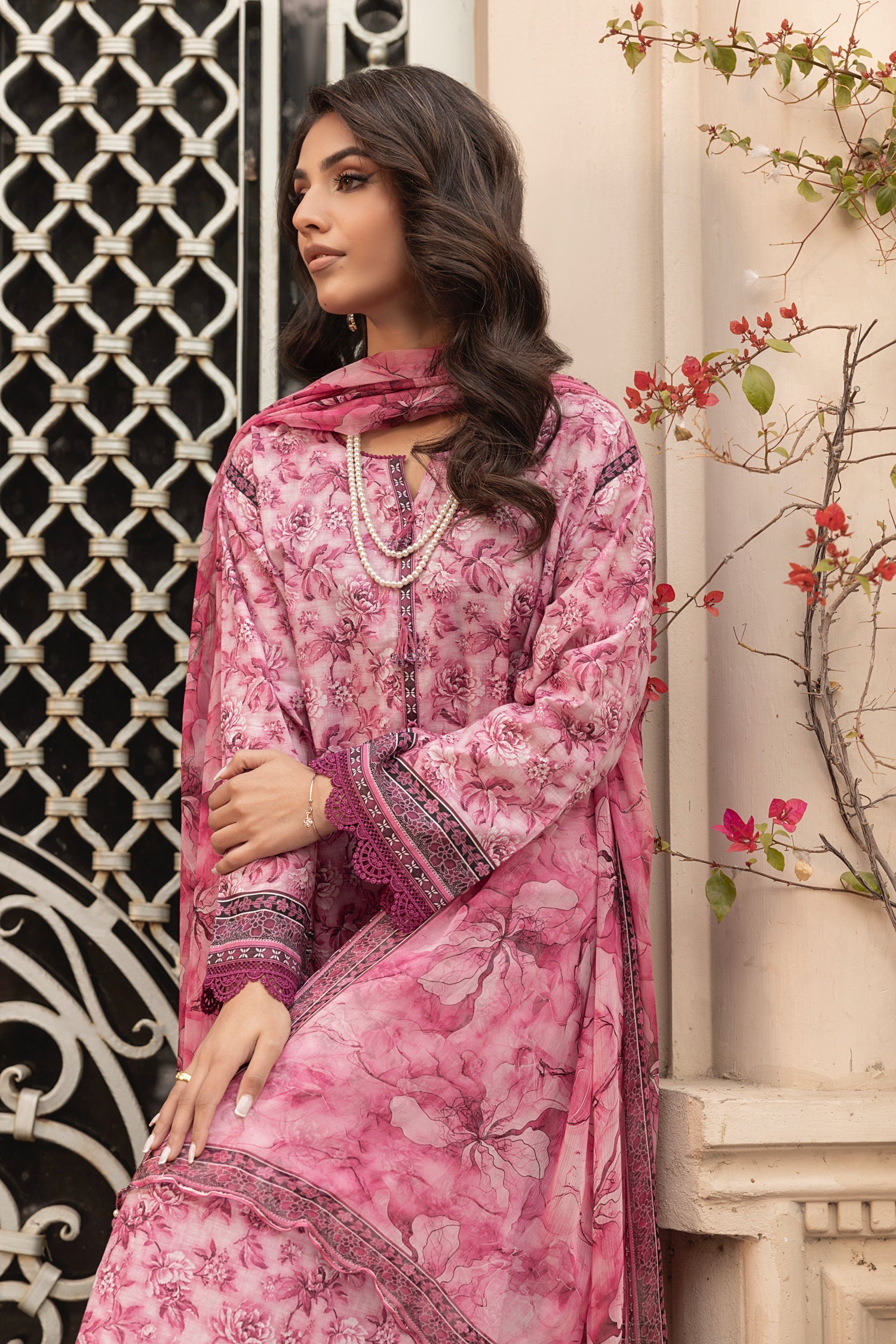 Lakhany Komal LG-MM-0301 03 Piece Unstitched Printed With Printed Chiffon Dupatta