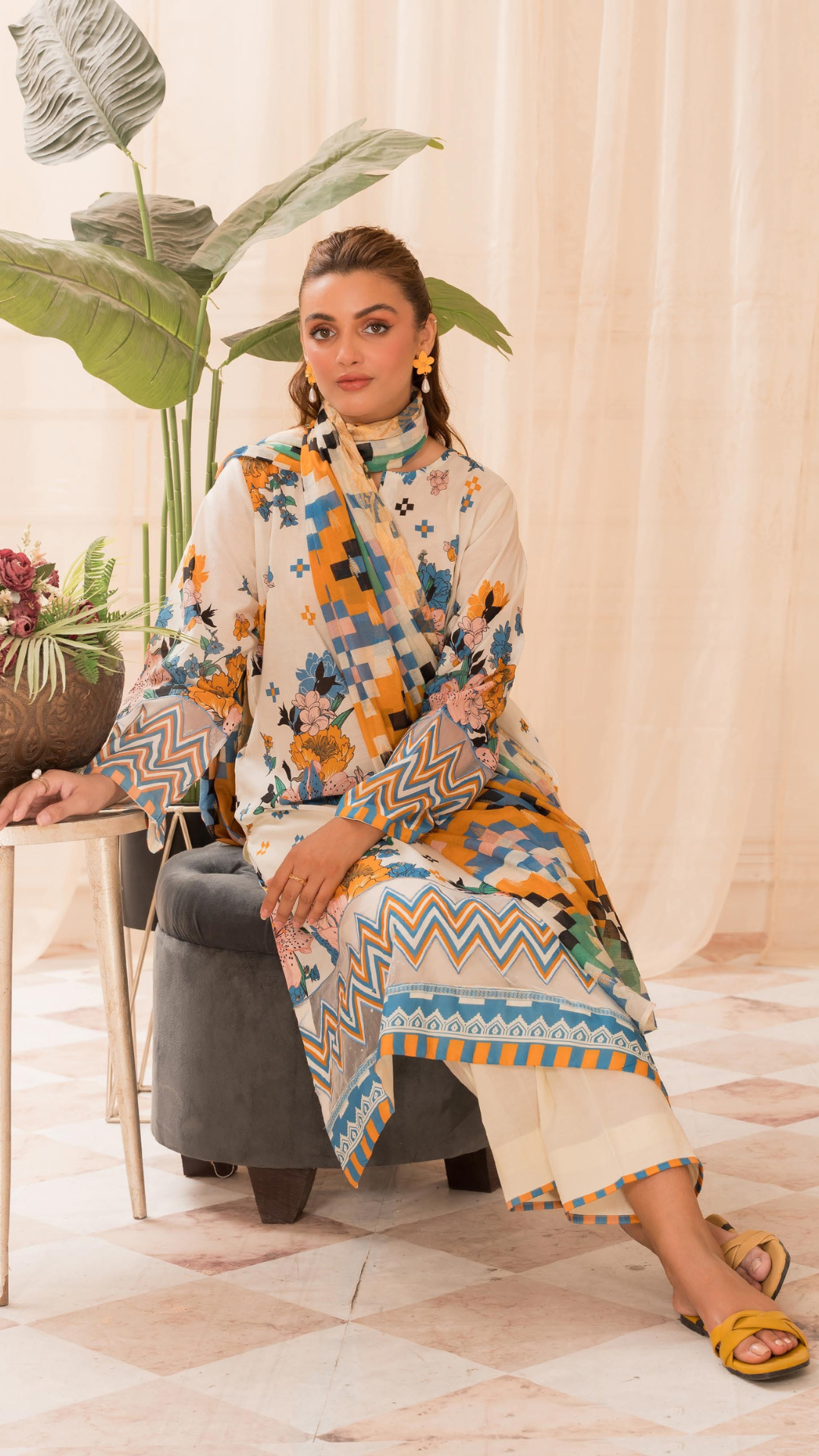 Guljee Popinn Floral Prints Article 8 Unstitched 3 Piece Lawn 24