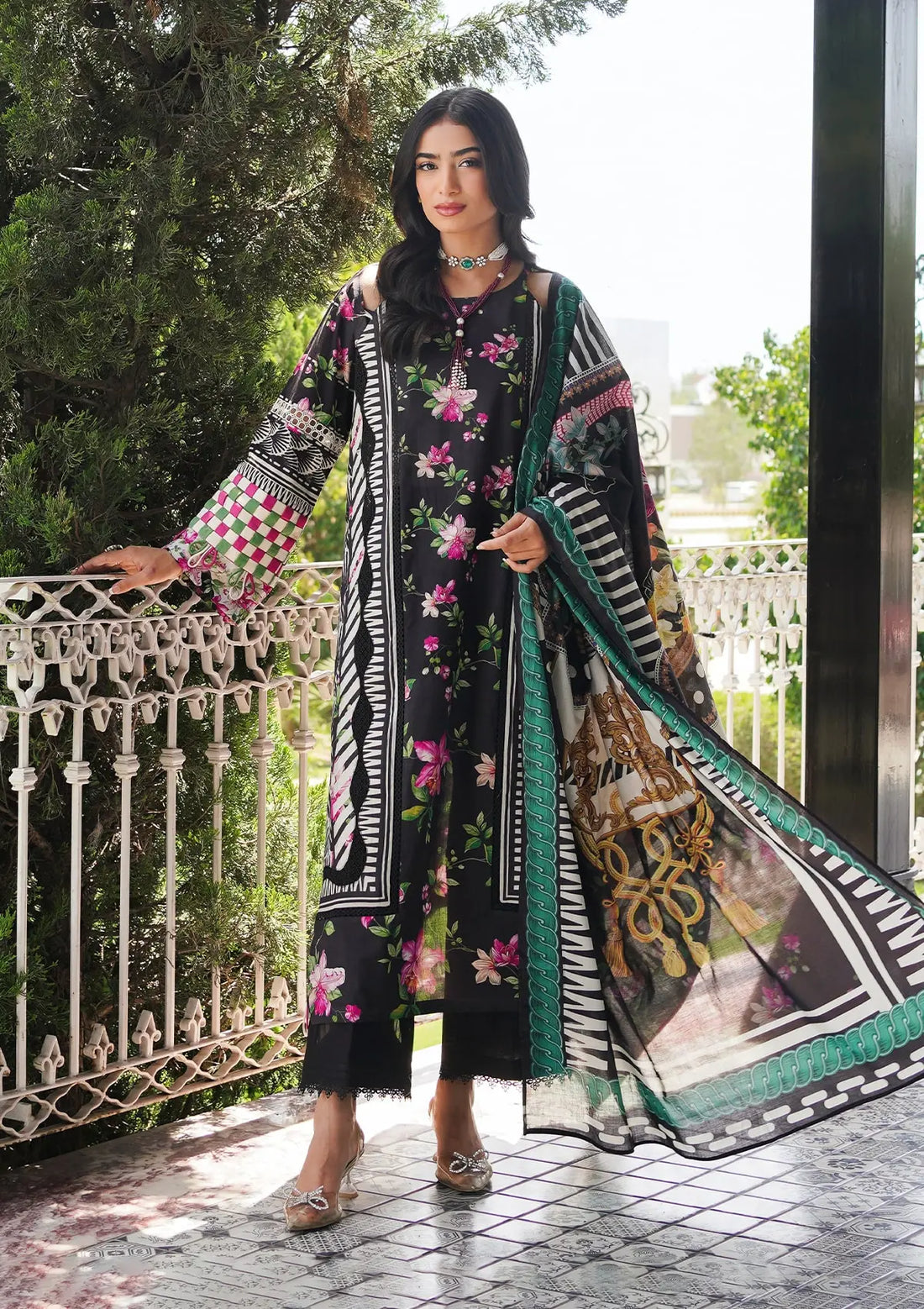 Elaf Prints Printed Lawn – EEP-02A - Dark Floral