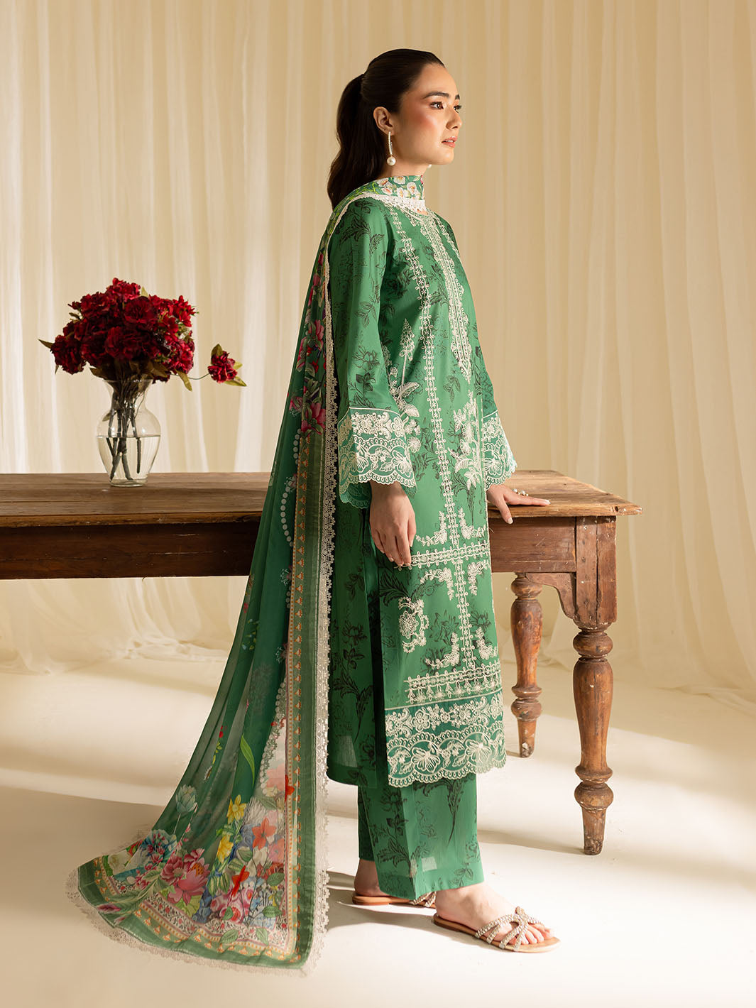 Mahnur Leila Printkari LP - 10 | 3 PC Lawn Verdant