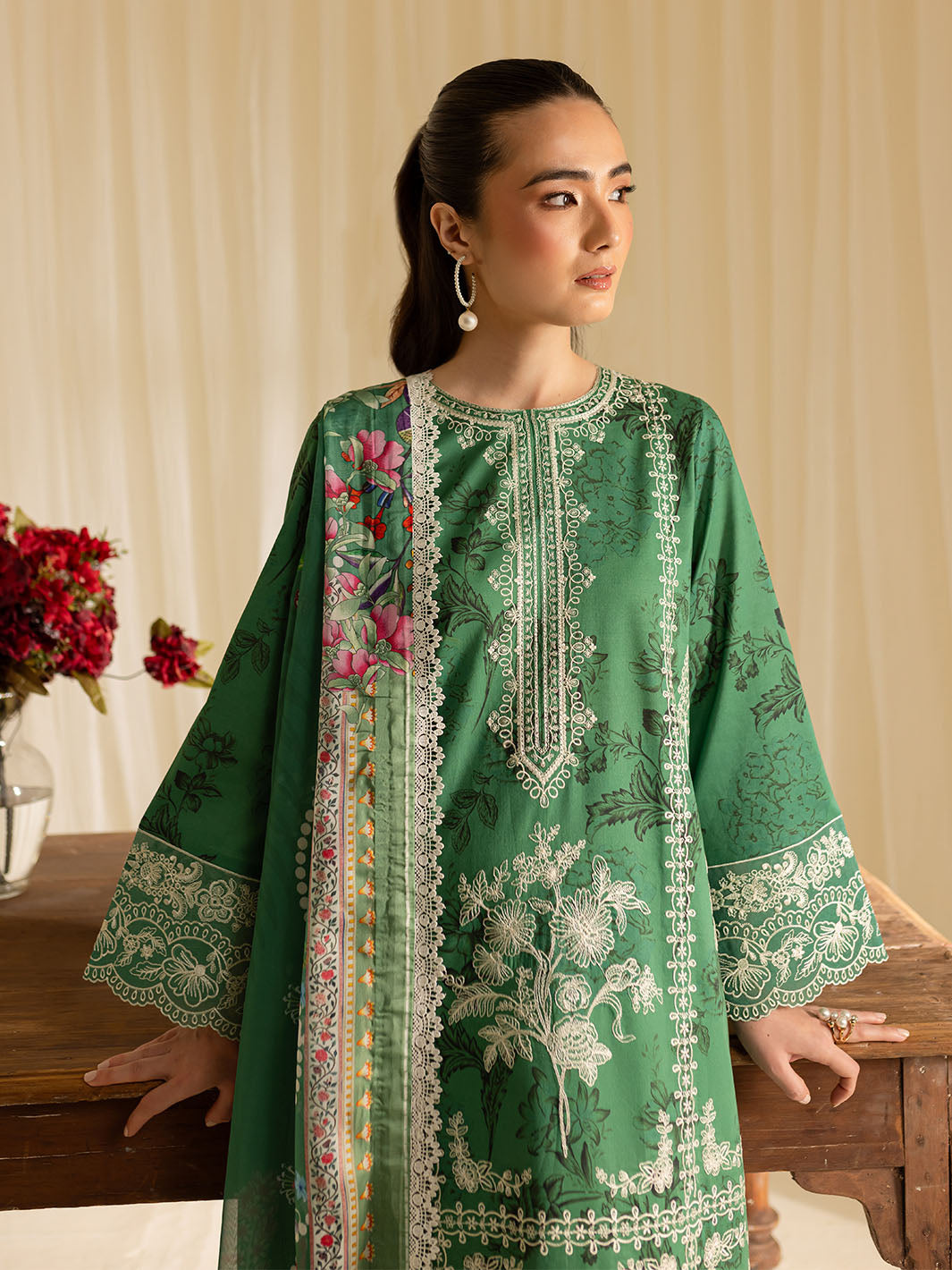 Mahnur Leila Printkari LP - 10 | 3 PC Lawn Verdant