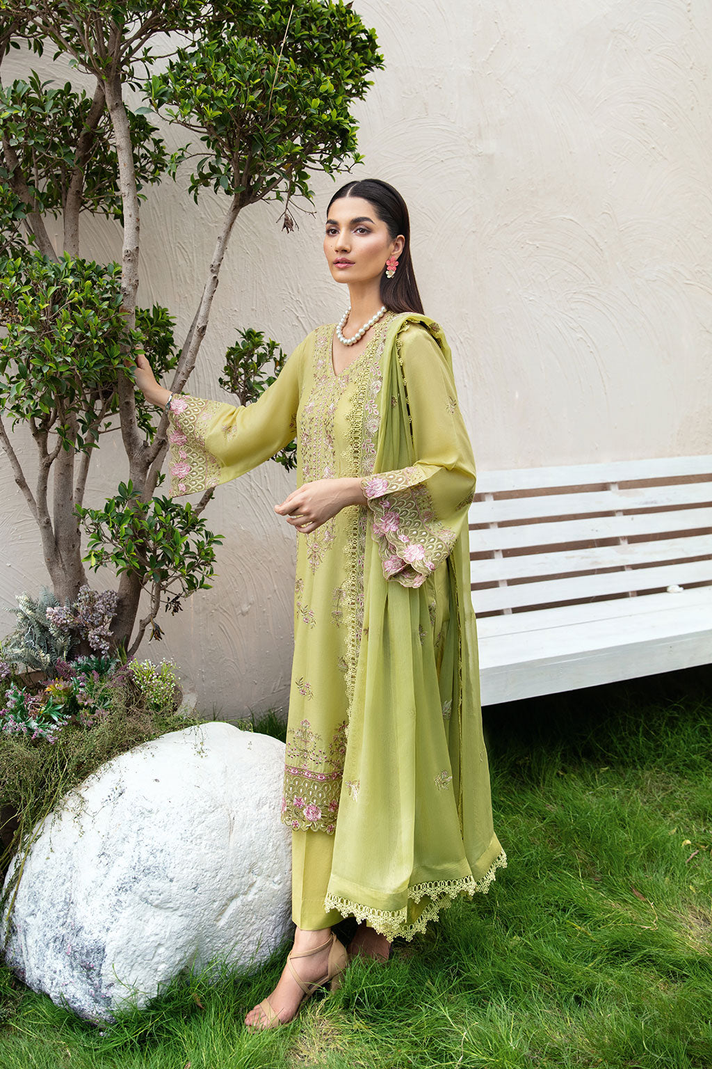 Ramsha Riwayat Luxury Lawn Vol 10 Y-1007