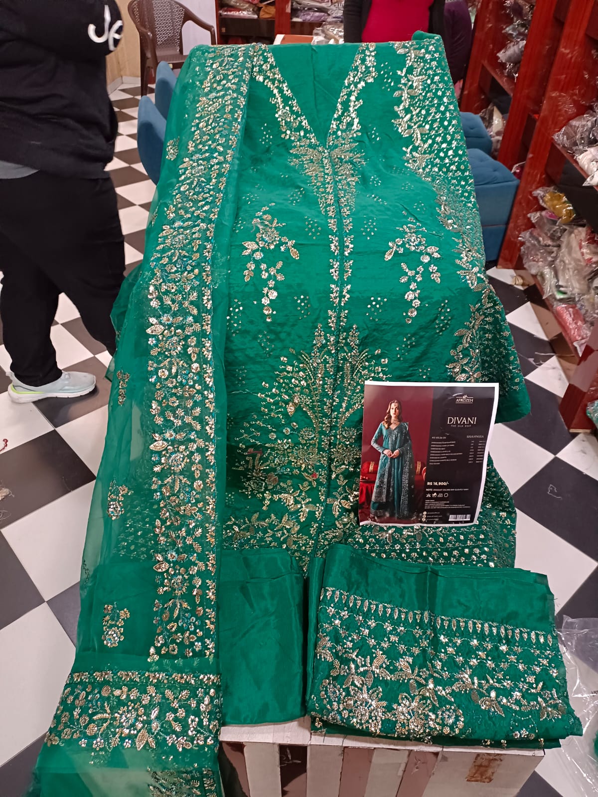 Open Pictures Pakistani Suits